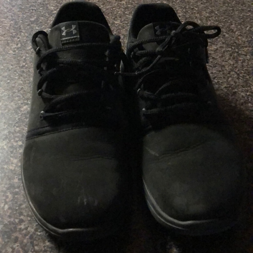 Boys under armour shoes 7y